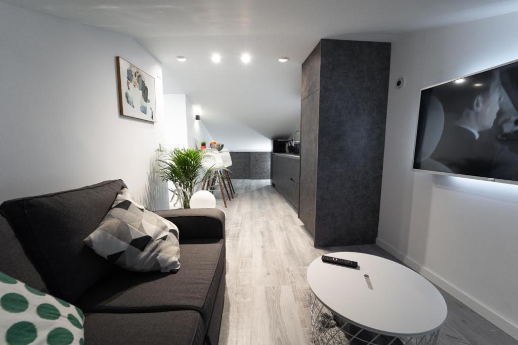 Buhardilla Comillas Beach En Primera Linea De Playa, Wifi, Netflix Exterior photo