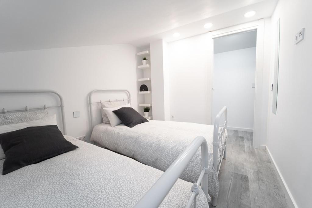 Buhardilla Comillas Beach En Primera Linea De Playa, Wifi, Netflix Exterior photo